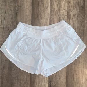 NWOT Lululemon Hotty Hot short